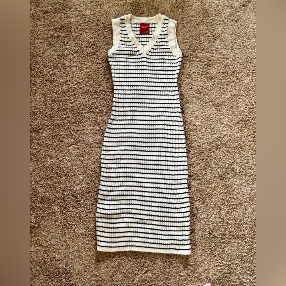 Abercrombie & Fitch Midi Sweater Dress